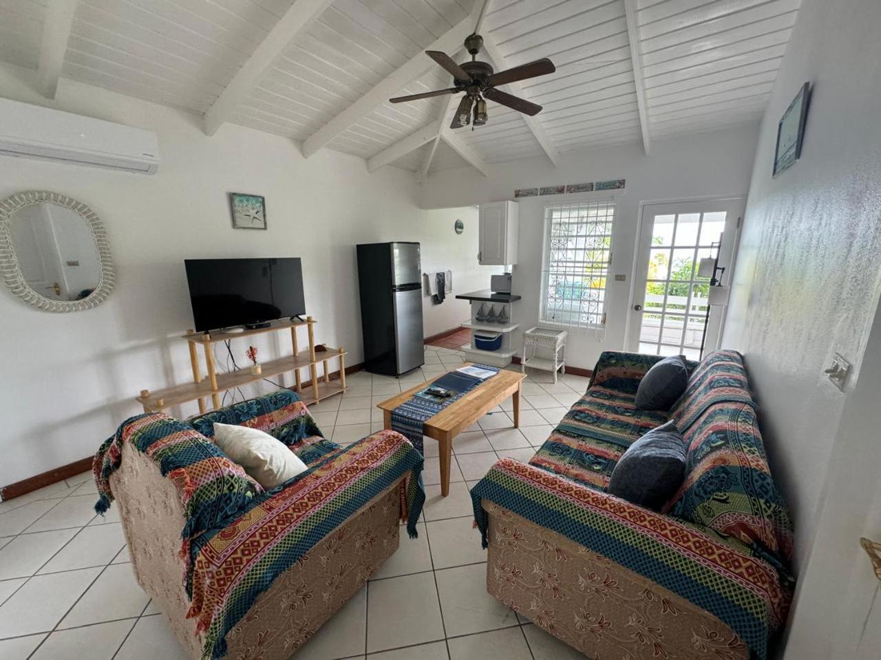 Halcyon Heights Condominium Dickenson Bay Eksteriør billede